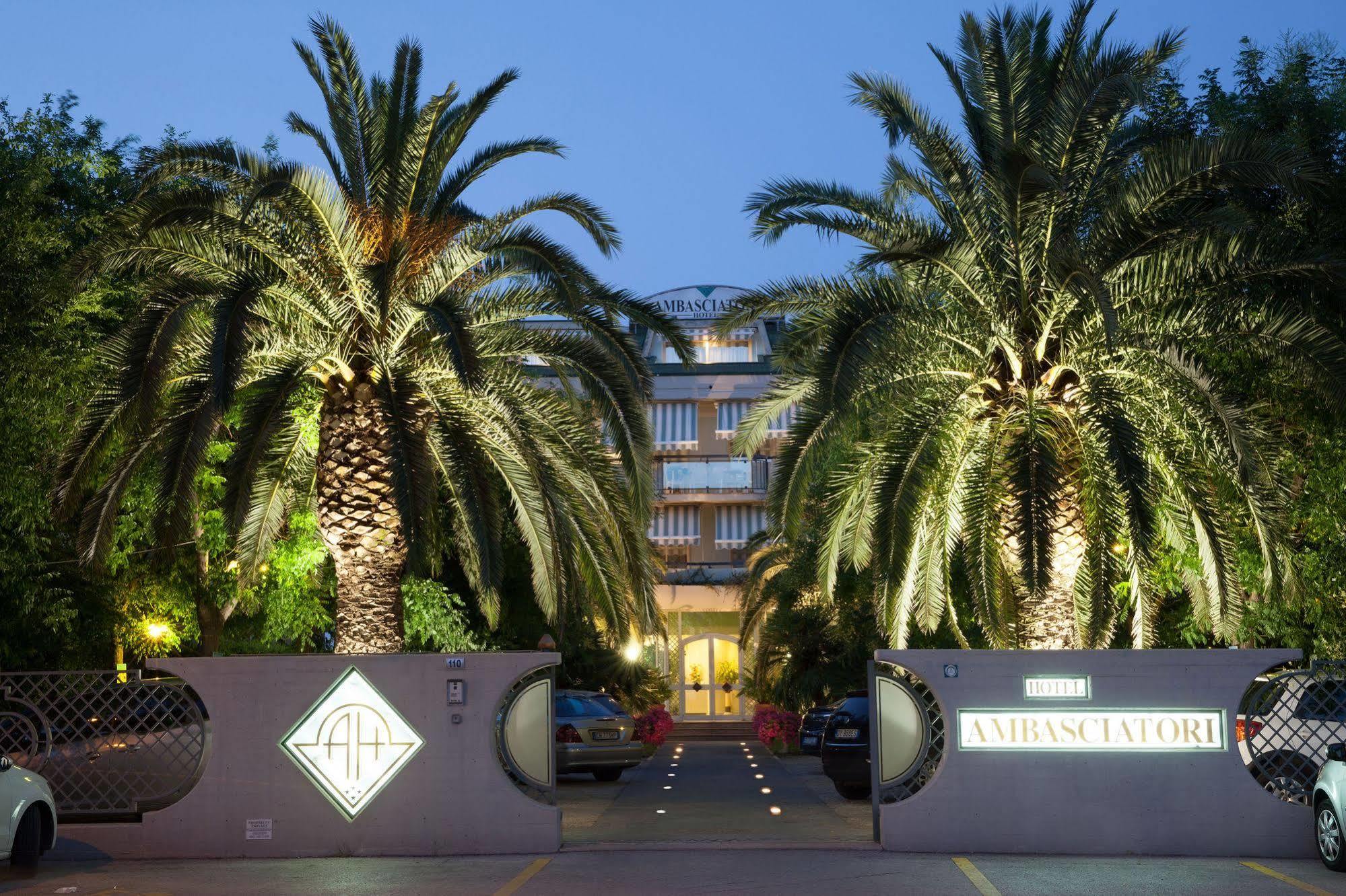 Hotel Ambasciatori Pineto Eksteriør billede